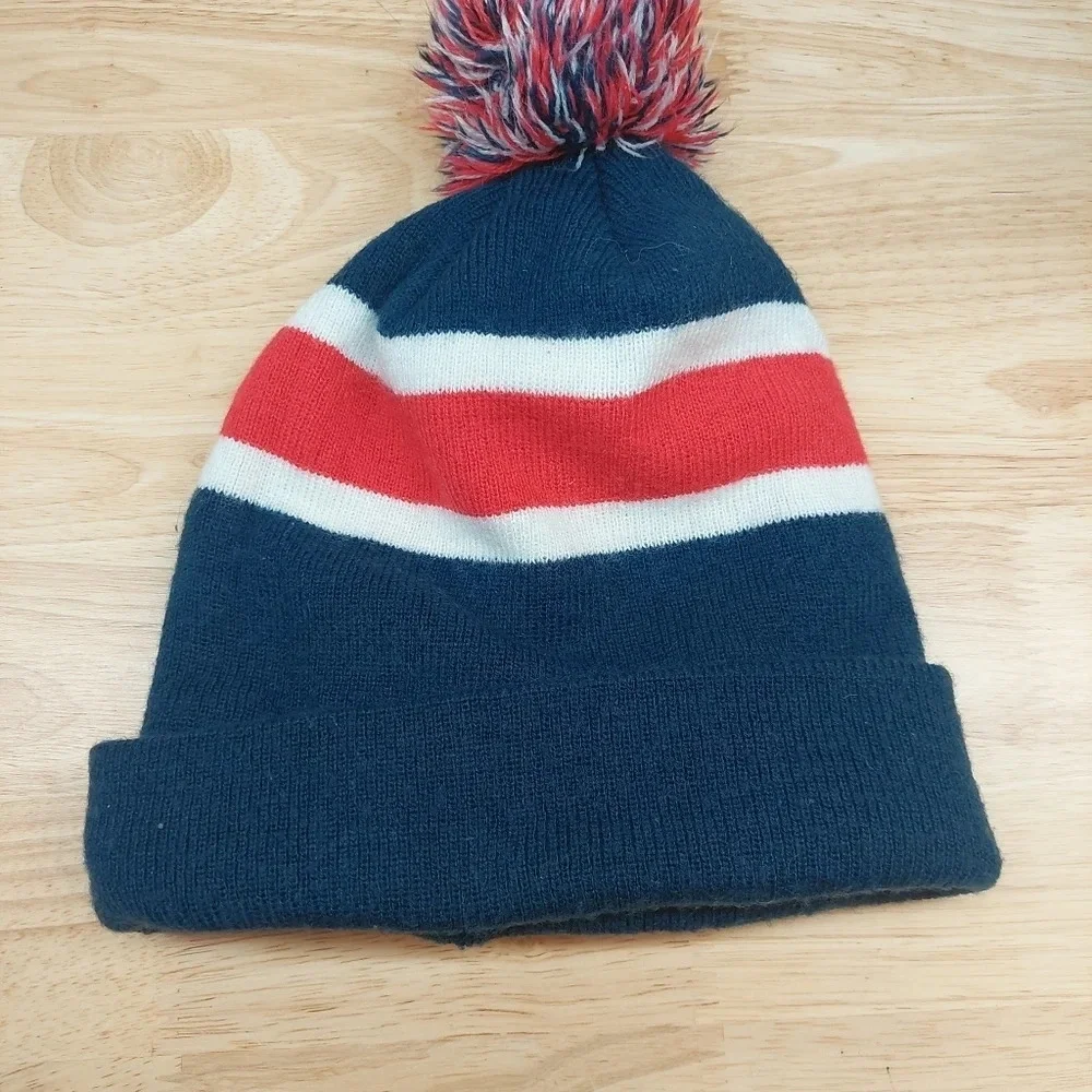 NFL NEW ENGLAND PATRIOTS POM BEANIE PATCH LOGO